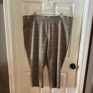 Patterned Brown-Tan Pants
